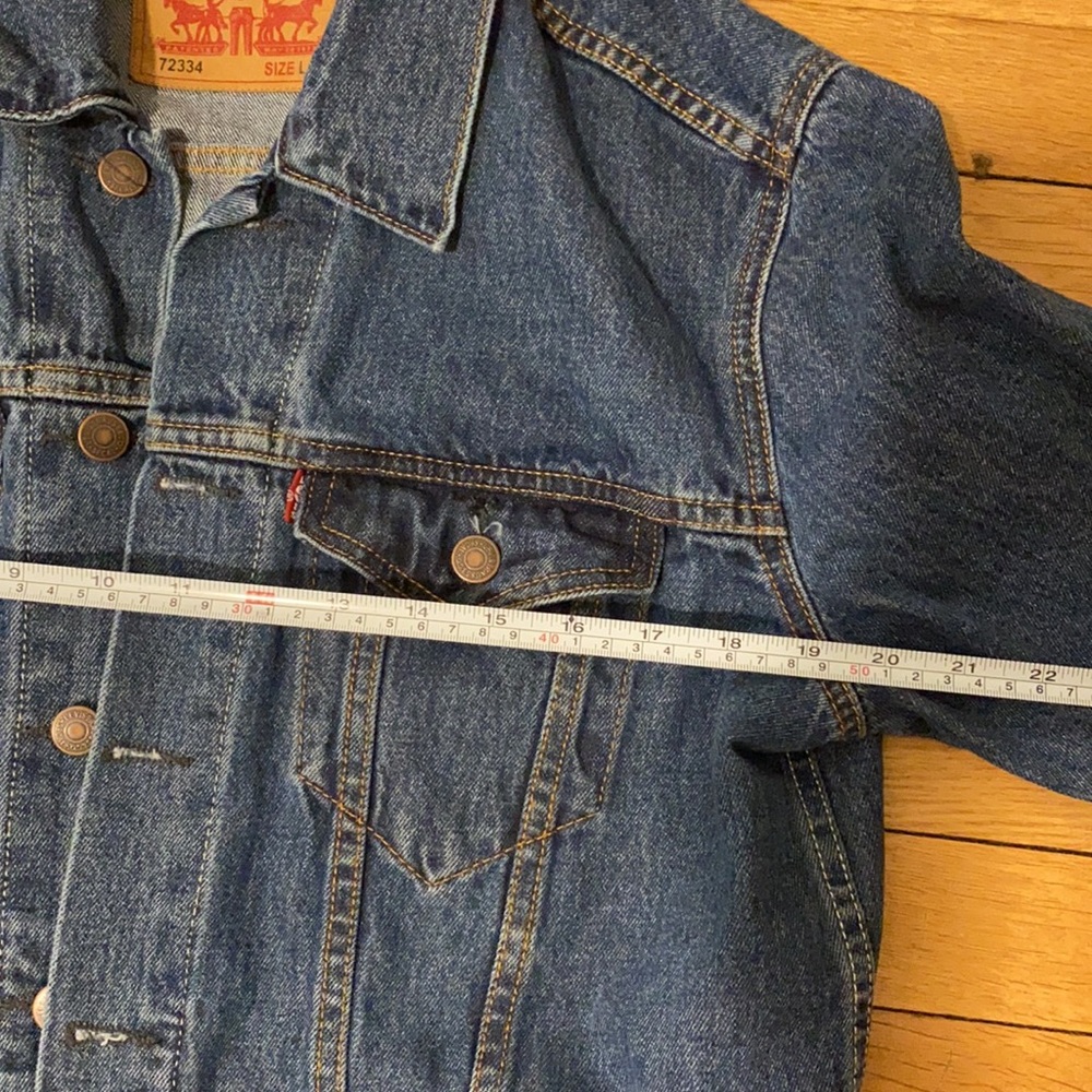 Vintage Levi’s Denim Jacket - Picture 5 of 7
